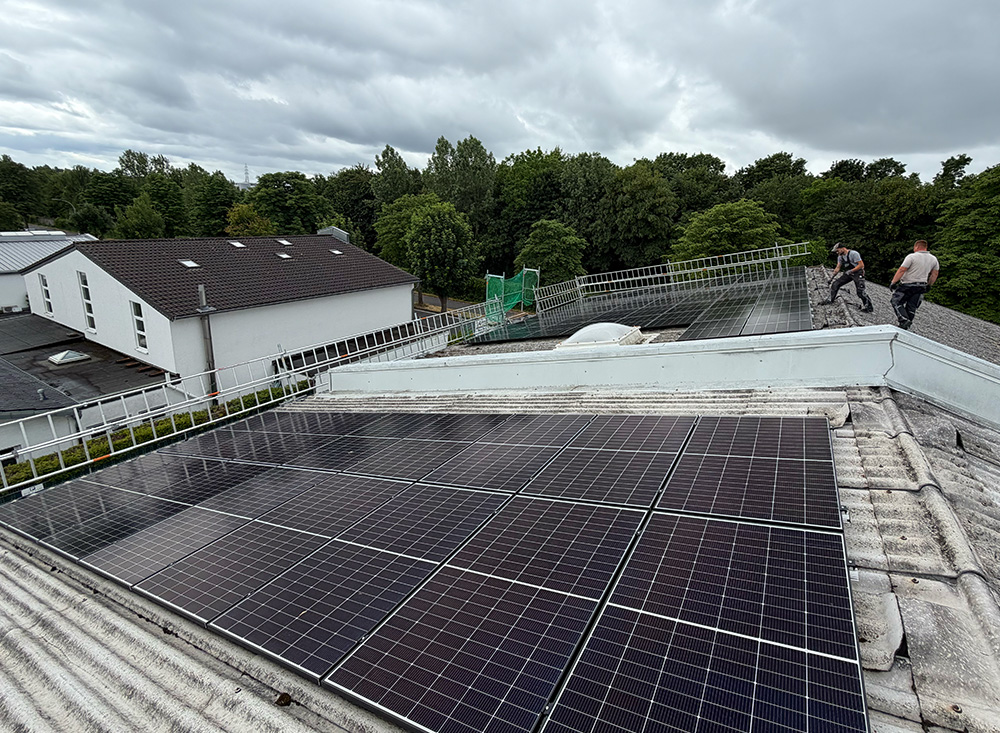 PV-Installation auf Flachdach
